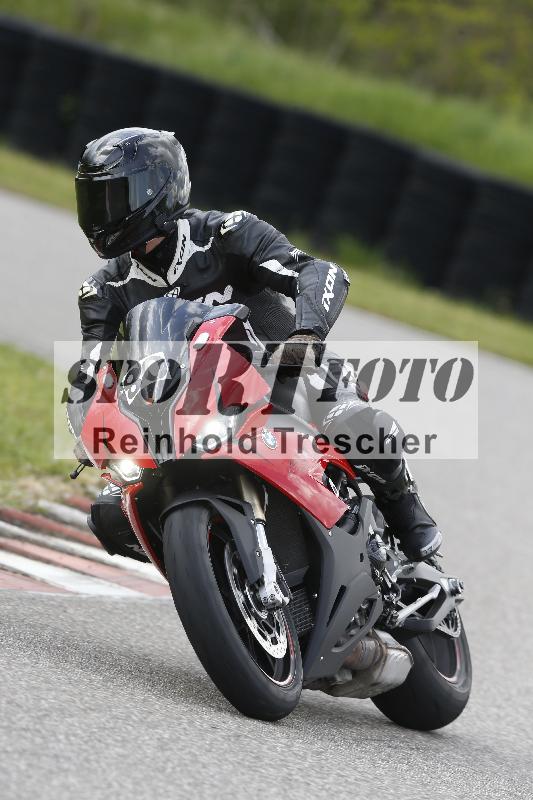 Archiv-2025/09 22.04.2025 Cornu Master School ADR/rot-rouge/80